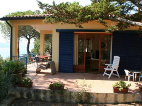 House with direct access and private terrace at sea only 10min from Capoliveri Capoliveri